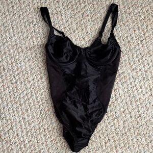 Vanity Fair Black Shapewear Bodysuit